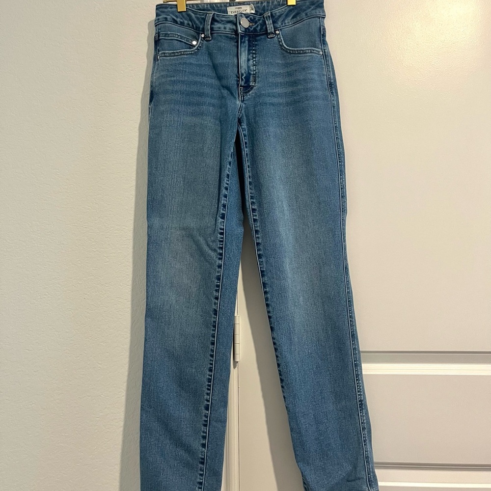 Maurices Women M Everflex Blue Jeans in Size 2P